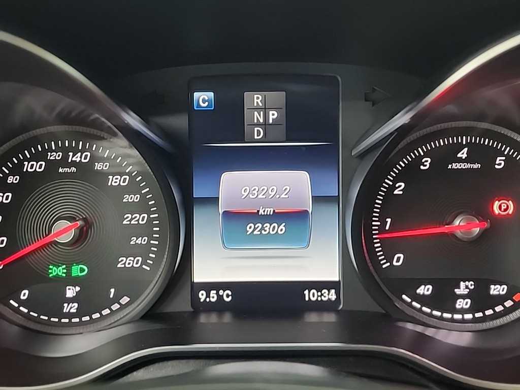 Mercedes Benz GLC Class - Vista 6