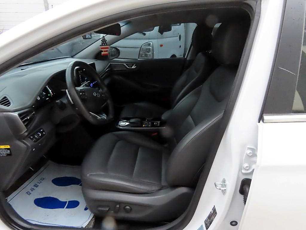 HYUNDAI Ioniq - Vista 5