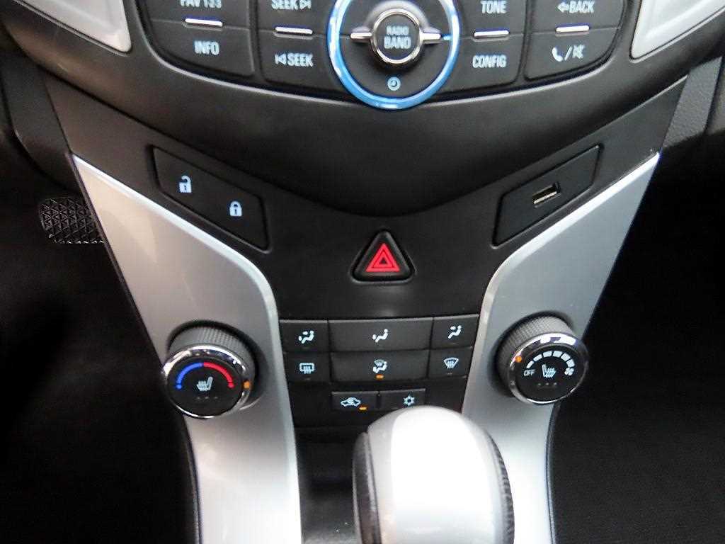 Chevrolet Cruise 2014 Morado - Importación desde Corea - HF Imports Iquique - Foto 13