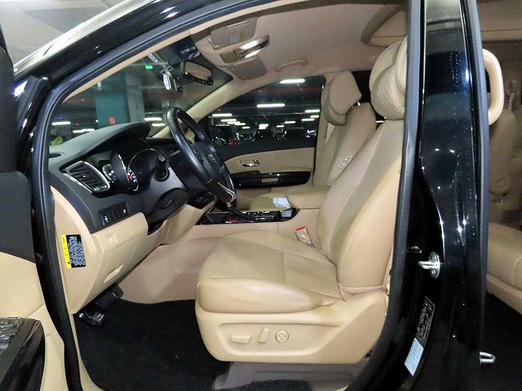 KIA Carnival - Vista 6