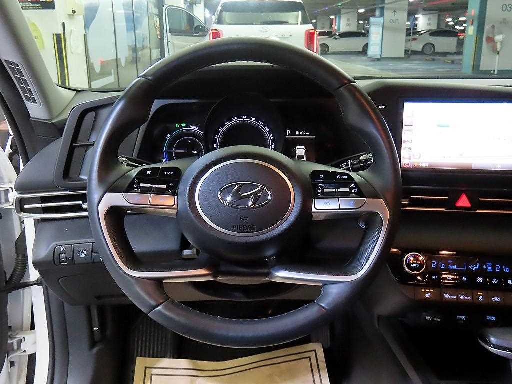 HYUNDAI Avante - Vista 8