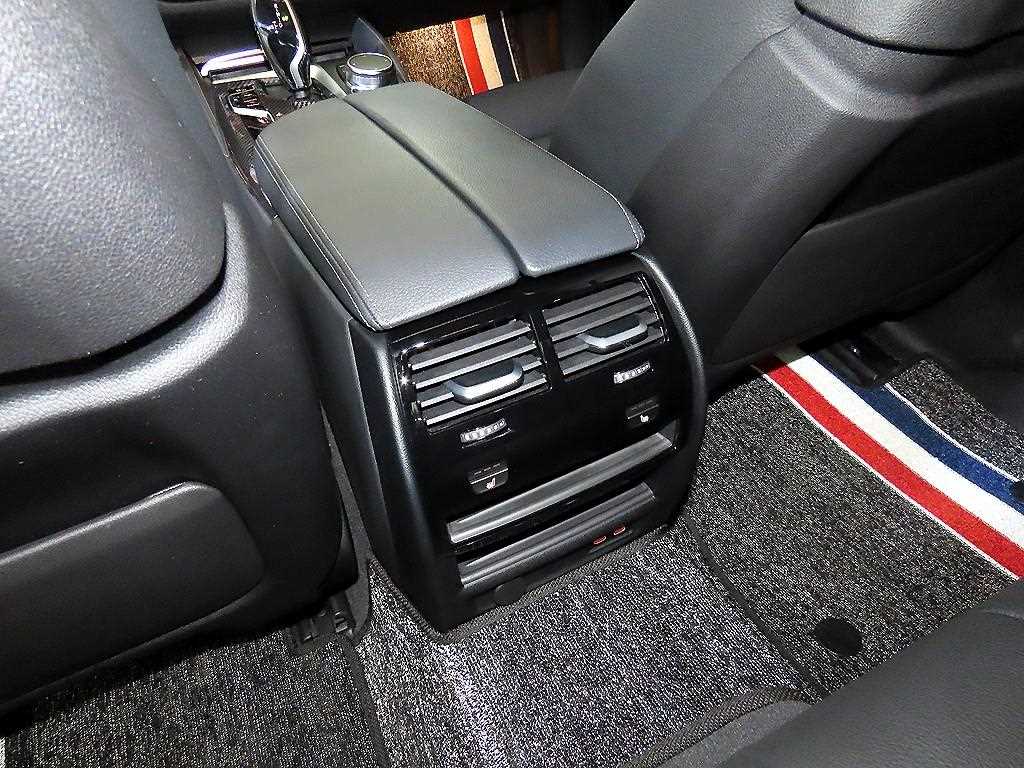 BMW 5 Series 2022 Negro - Importación desde Corea - HF Imports Iquique - Foto 15