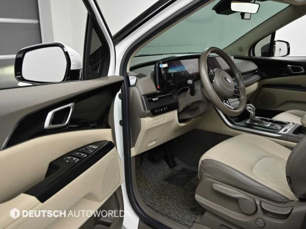 KIA Carnival - Vista 11