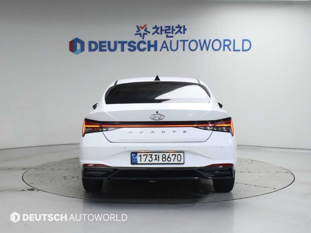 HYUNDAI Avante - Vista 4