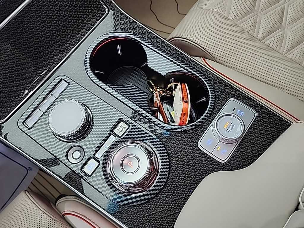 Genesis GV80 - Vista 8