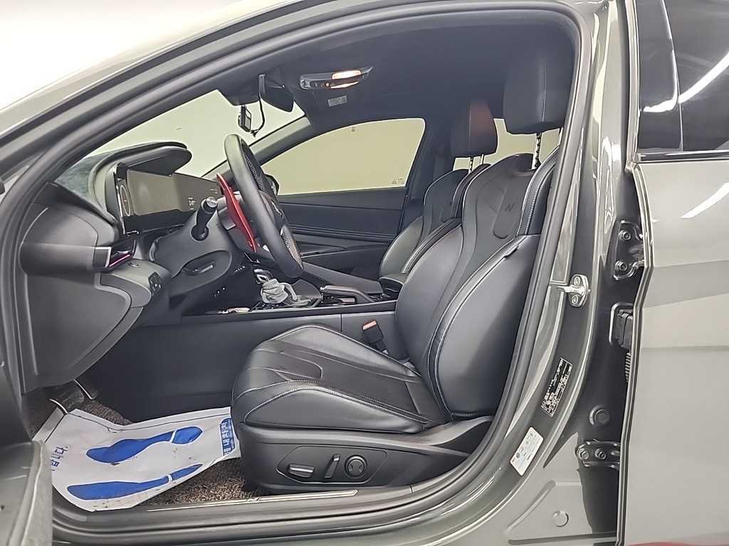 HYUNDAI Avante - Vista 11