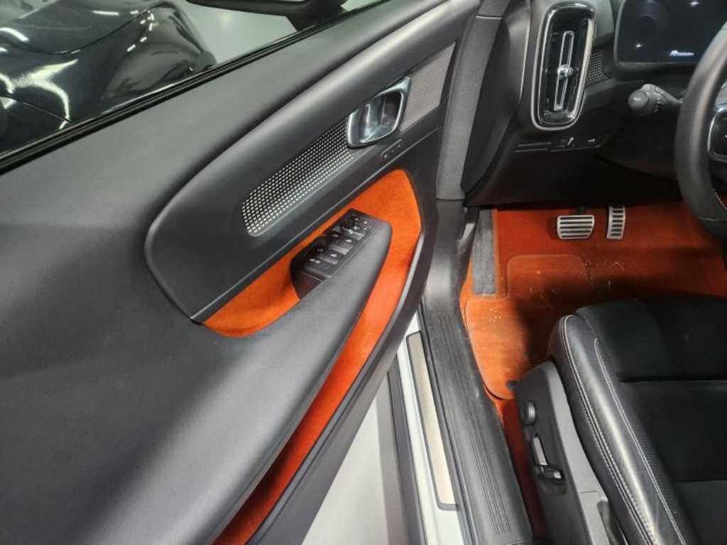 Volvo XC40 - Vista 4