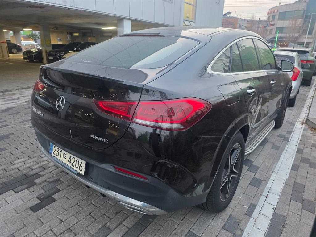 Mercedes Benz GLE Class - Vista 6