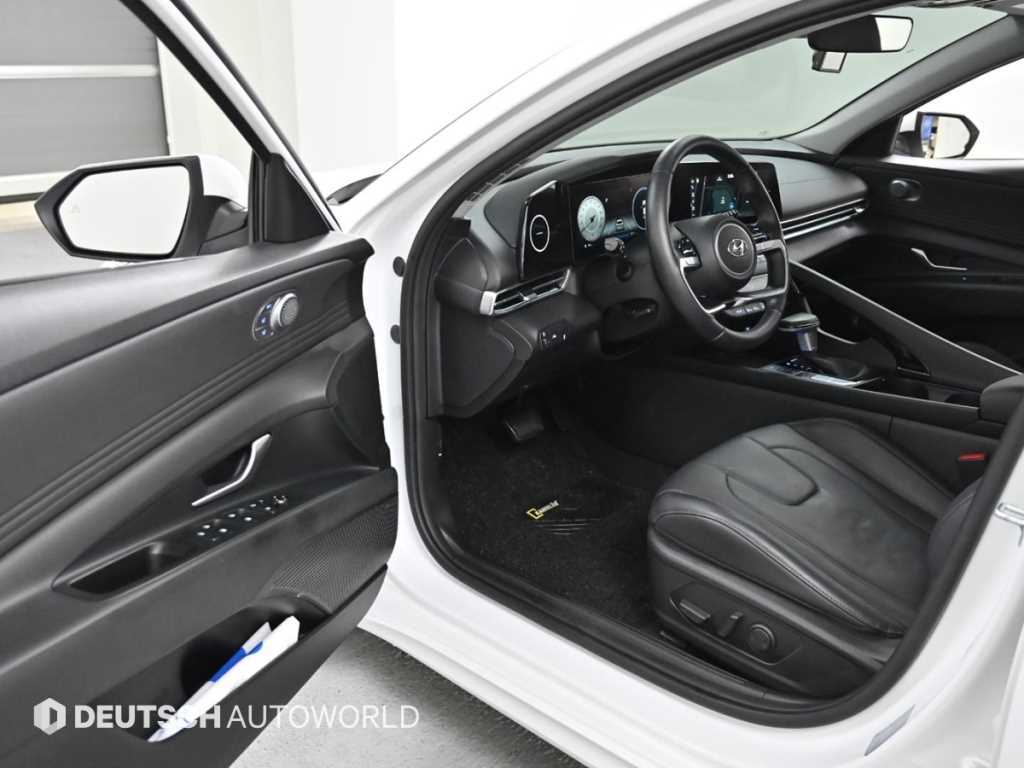 HYUNDAI Avante - Vista 11