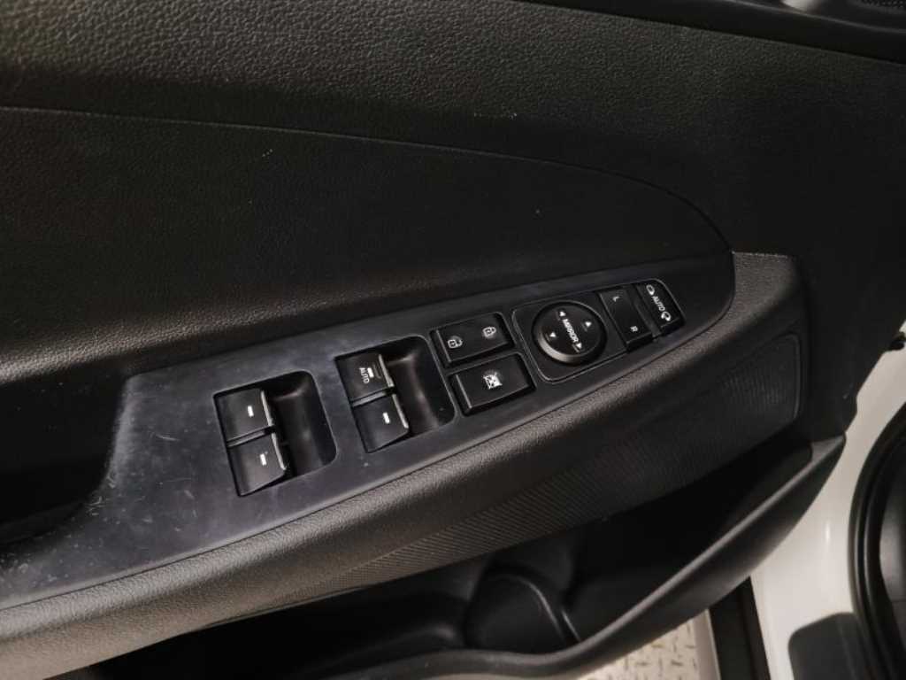 HYUNDAI Tucson - Vista 10