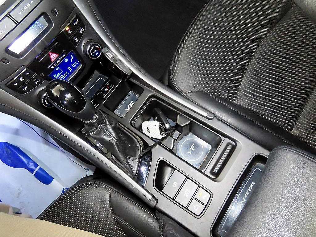 HYUNDAI Sonata - Vista 11