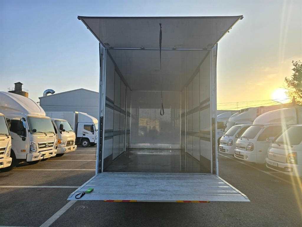 medium and large cargo truck - Vista 8