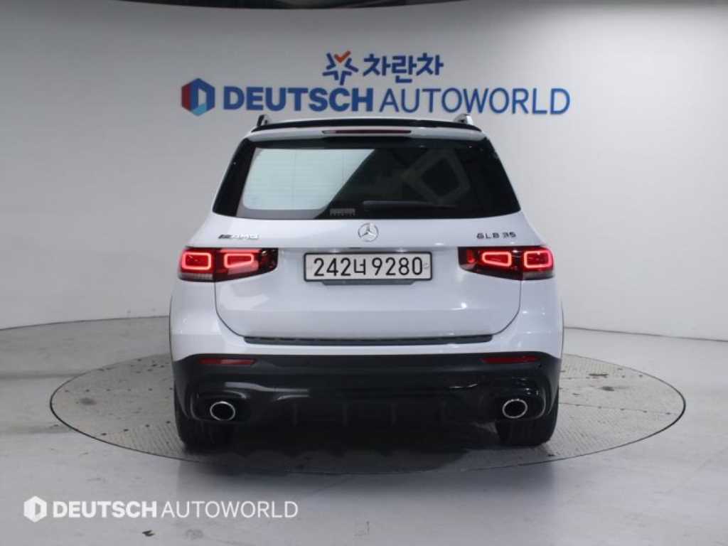 Mercedes Benz GLB Class - Vista 4