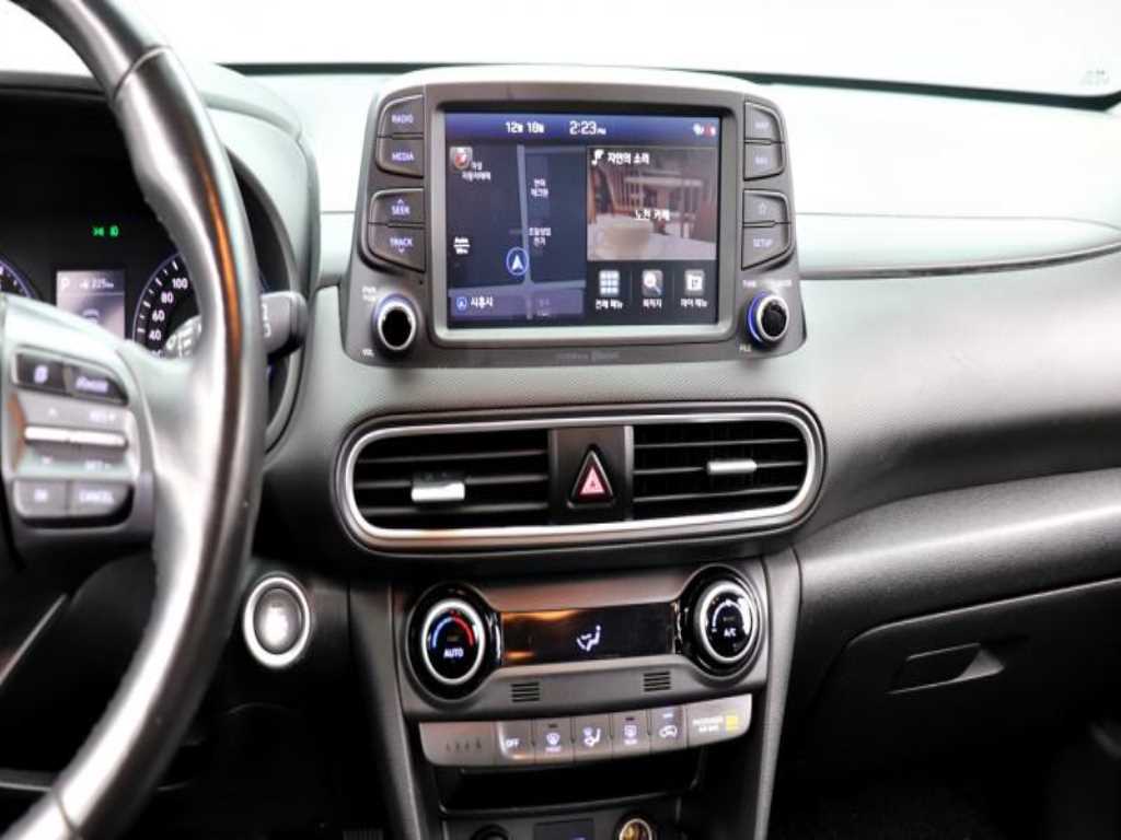 HYUNDAI Kona - Vista 5