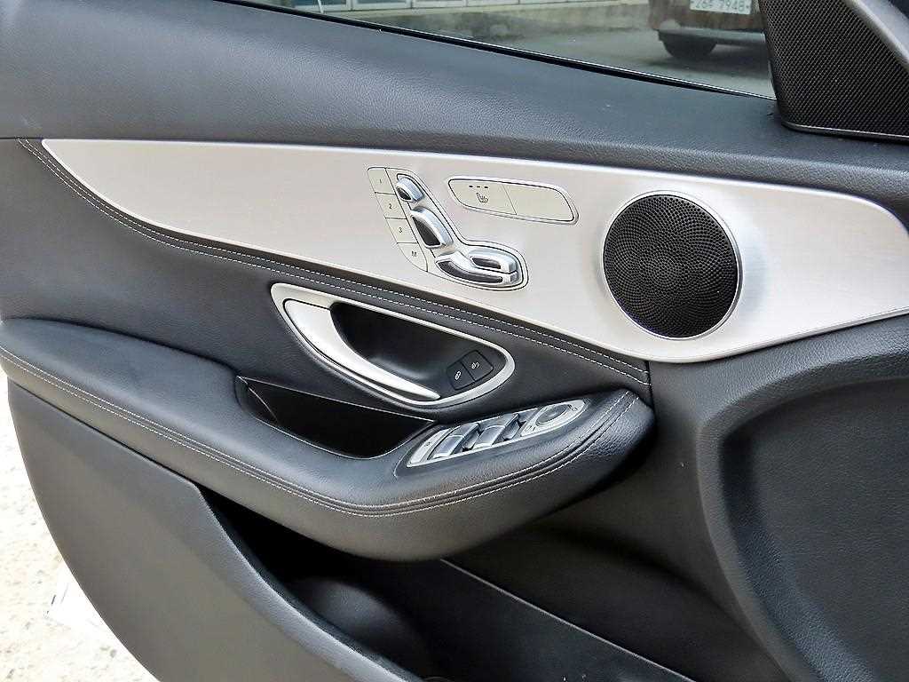Mercedes Benz C Class - Vista 12