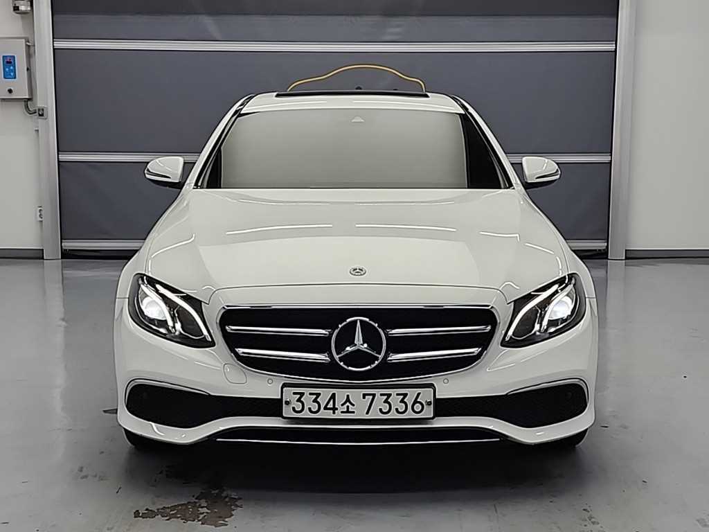 Mercedes Benz E class - Vista 2