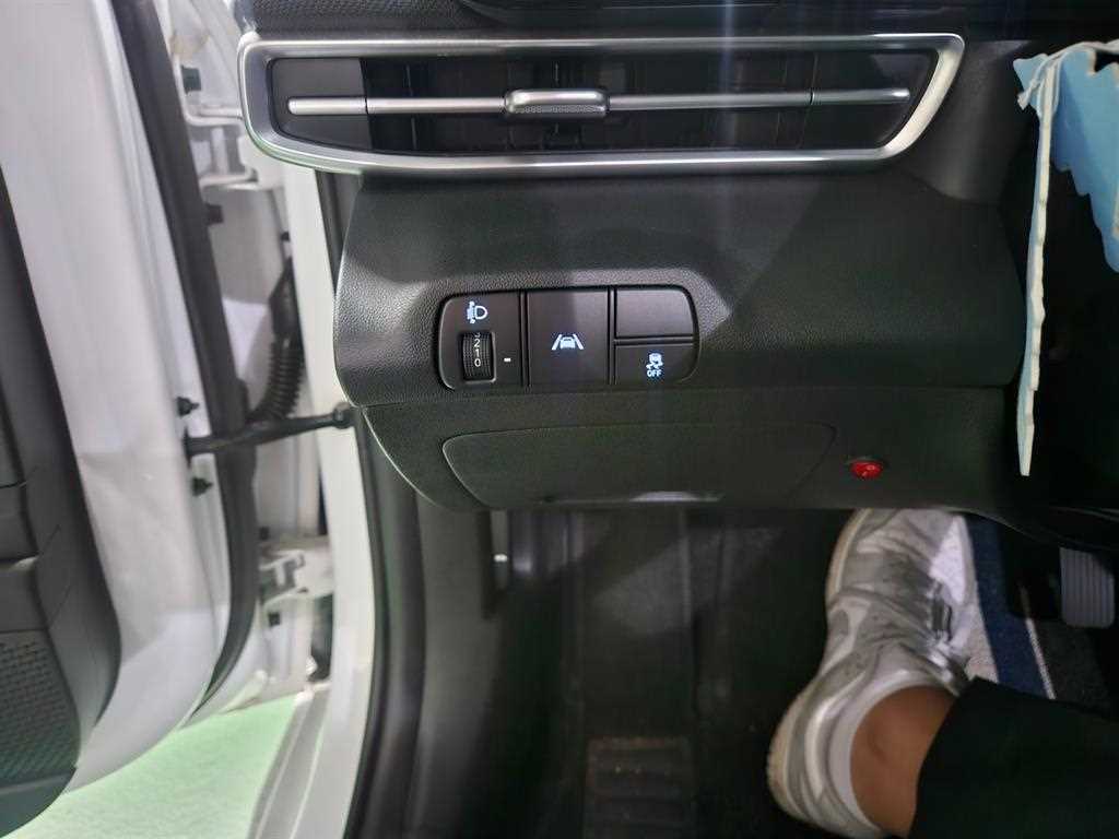 HYUNDAI Avante - Vista 10