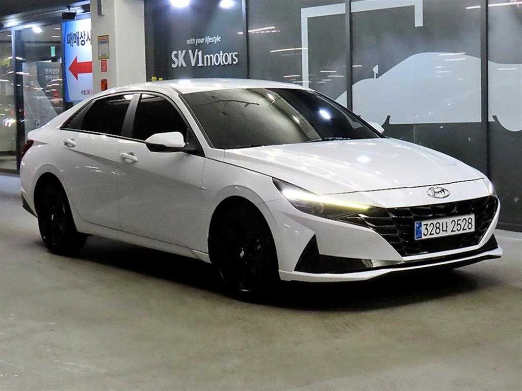 HYUNDAI Avante 2023 Blanco - Importación desde Corea - HF Imports Iquique - Foto 1