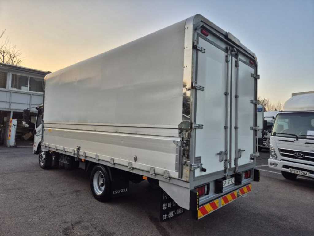 medium and large cargo truck - Vista 4