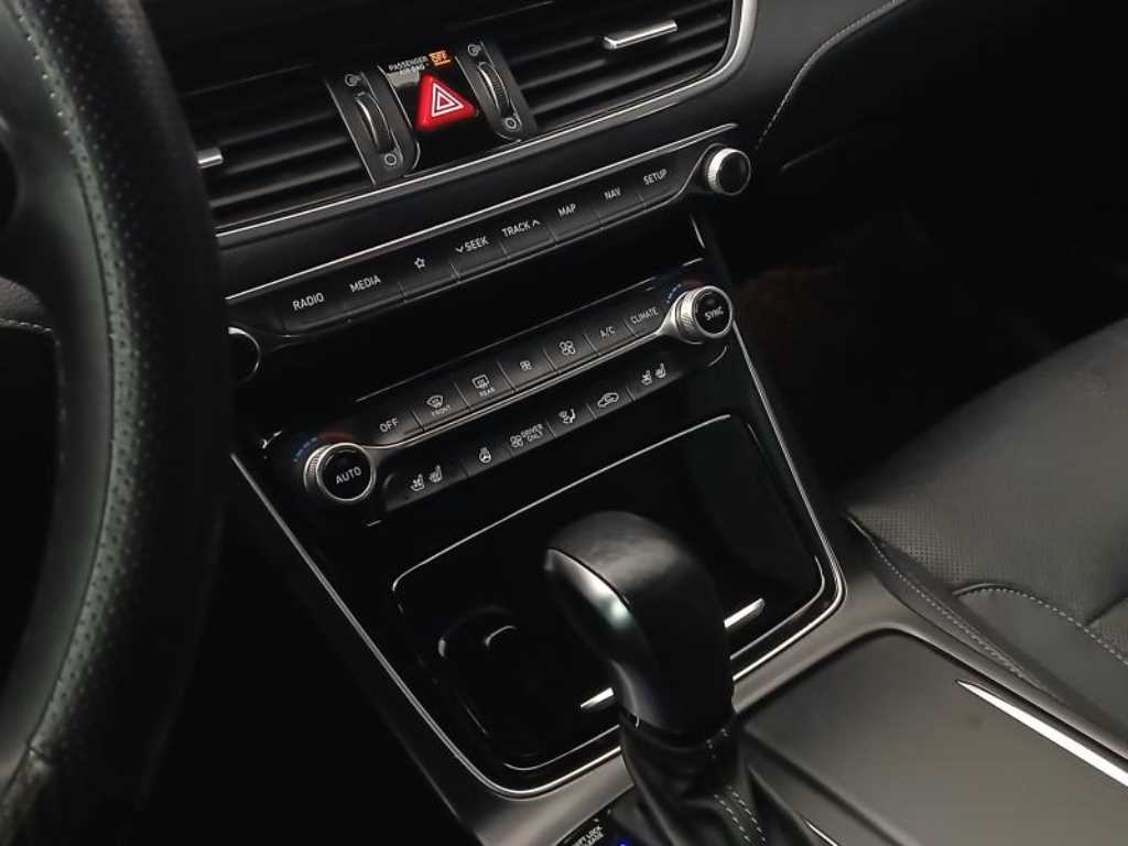 HYUNDAI Grandeur - Vista 11