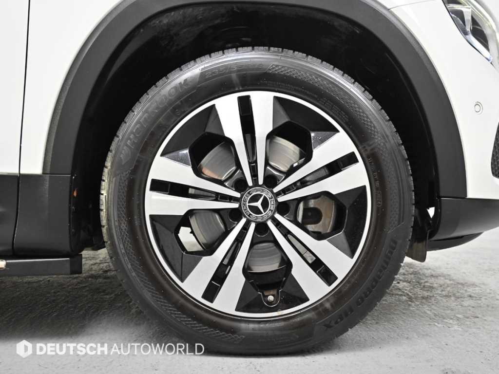 Mercedes Benz GLB Class - Vista 5