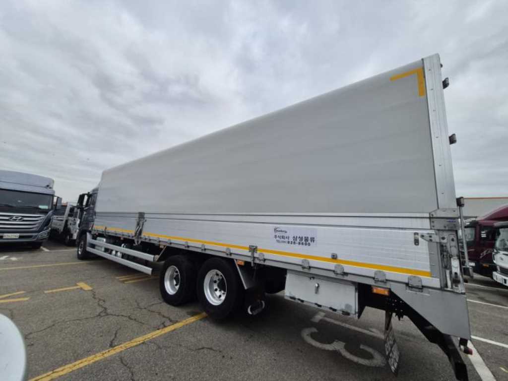 medium and large cargo truck - Vista 4