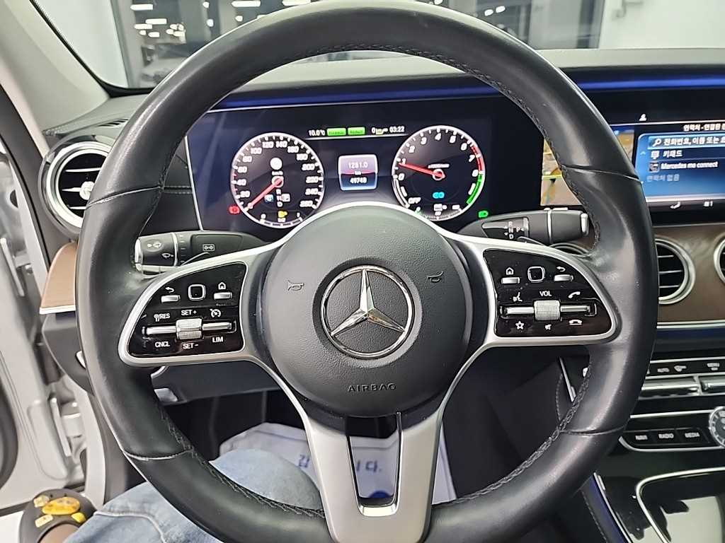 Mercedes Benz E class - Vista 9