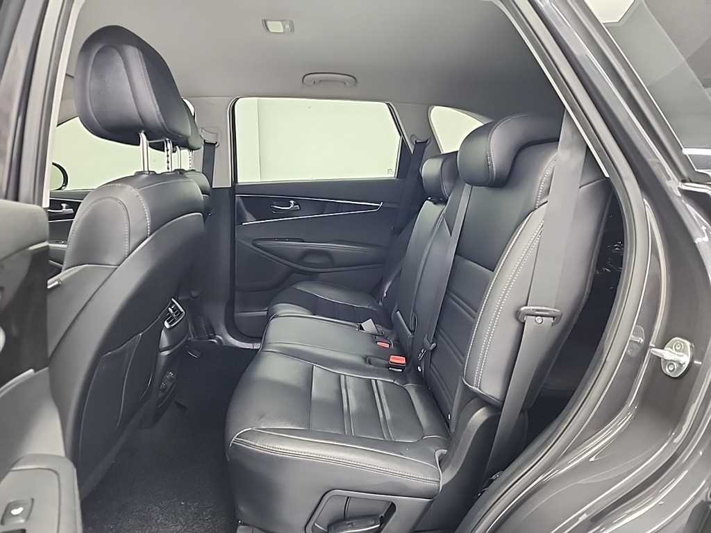 KIA Sorento - Vista 12