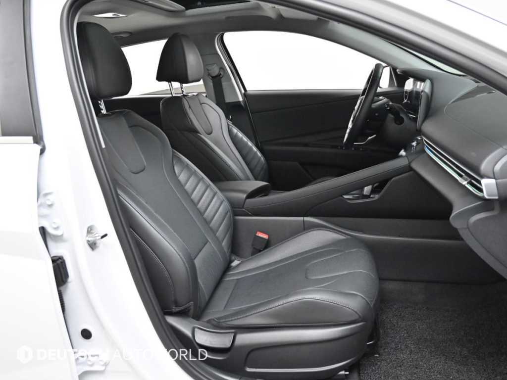 HYUNDAI Avante - Vista 10