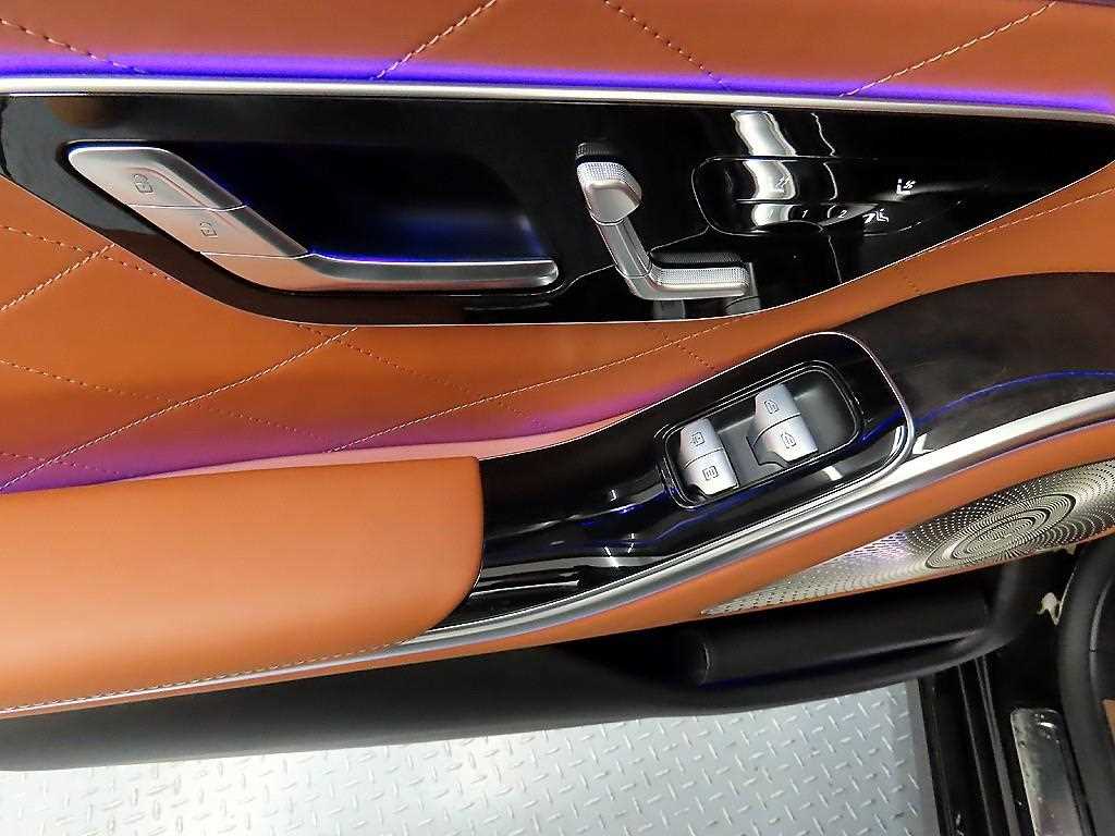 Mercedes Benz S Class - Vista 12