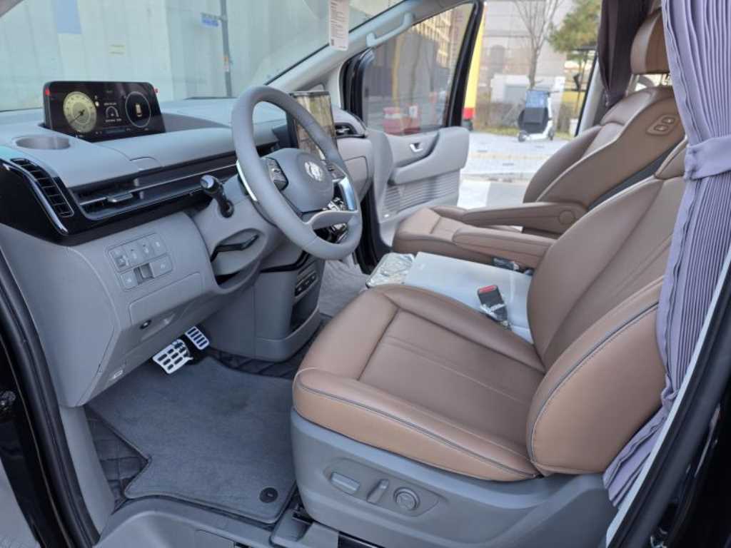 HYUNDAI Staria - Vista 7