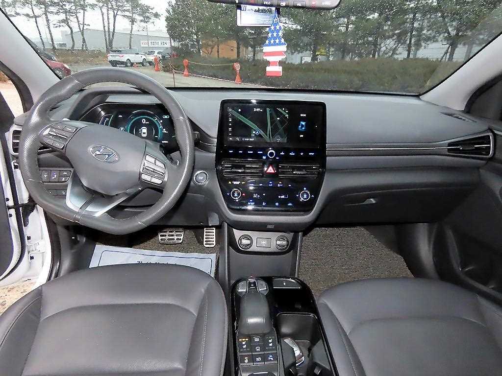 HYUNDAI Ioniq - Vista 7
