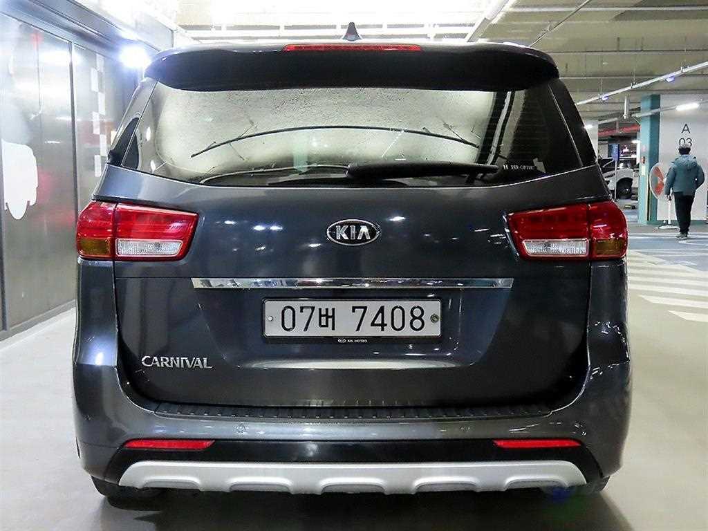 KIA Carnival - Vista 4