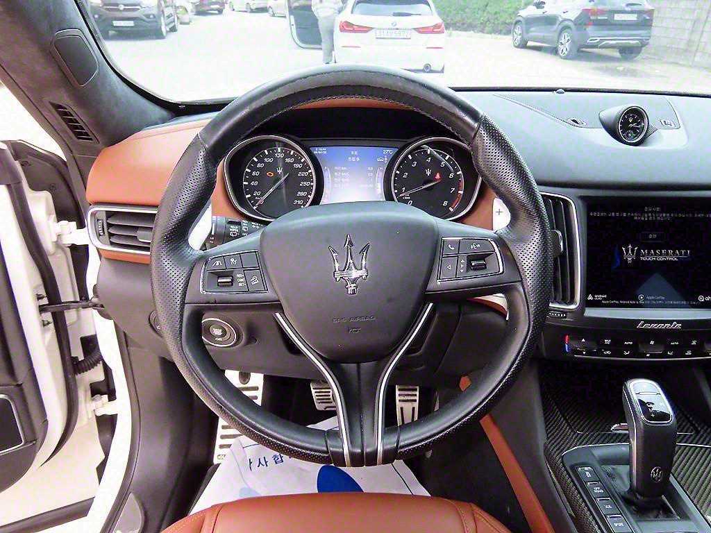 Maserati Levante - Vista 8