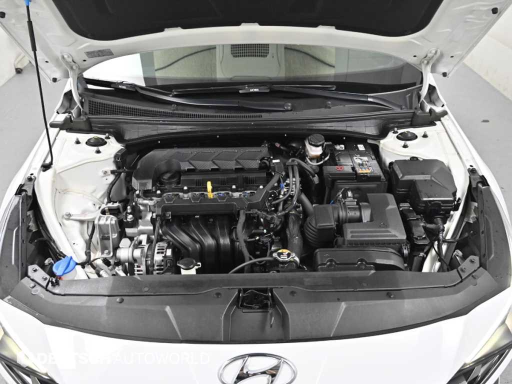 HYUNDAI Avante - Vista 6