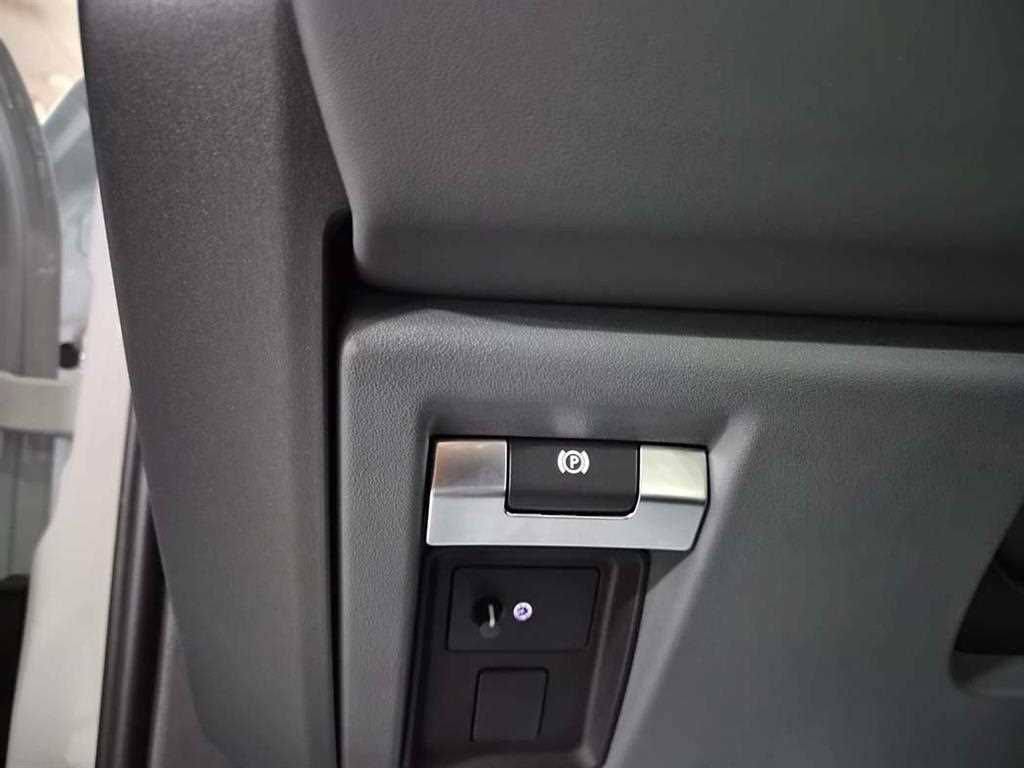 Land Rover Defender - Vista 12