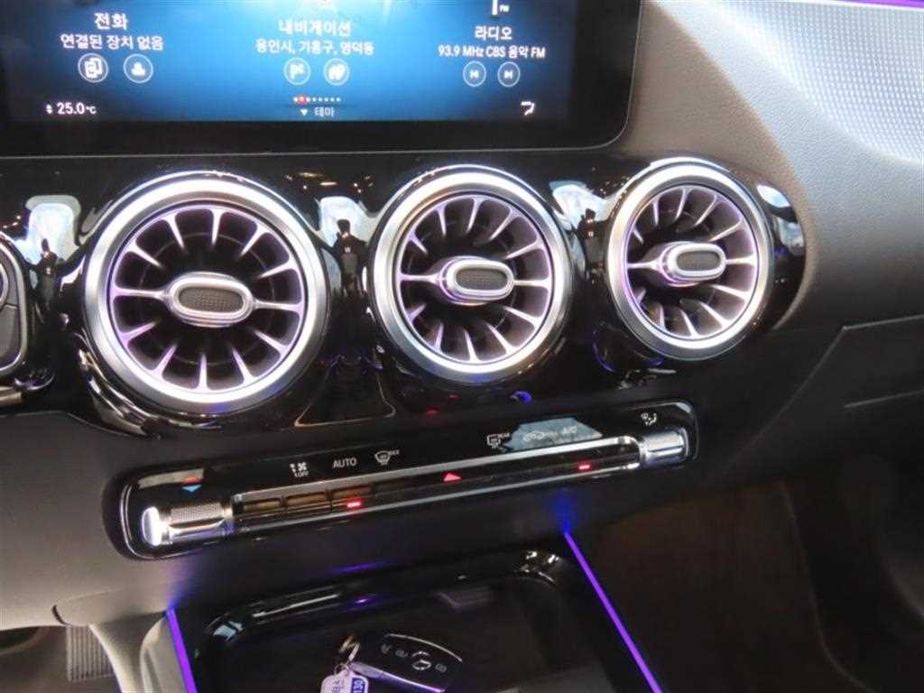 Mercedes Benz GLA Class - Vista 7