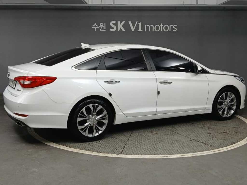 HYUNDAI Sonata - Vista 4