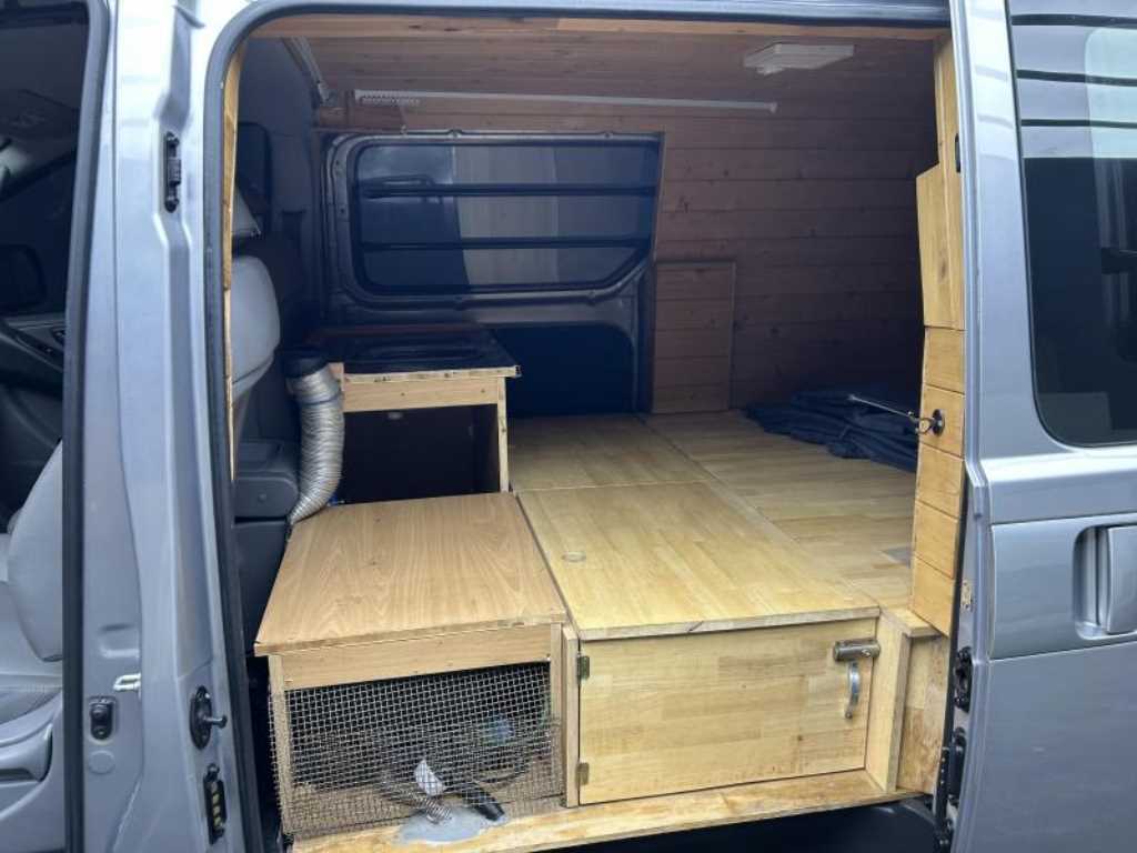 HYUNDAI Starex - Vista 7