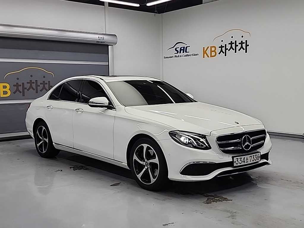 Mercedes Benz E class - Vista 4