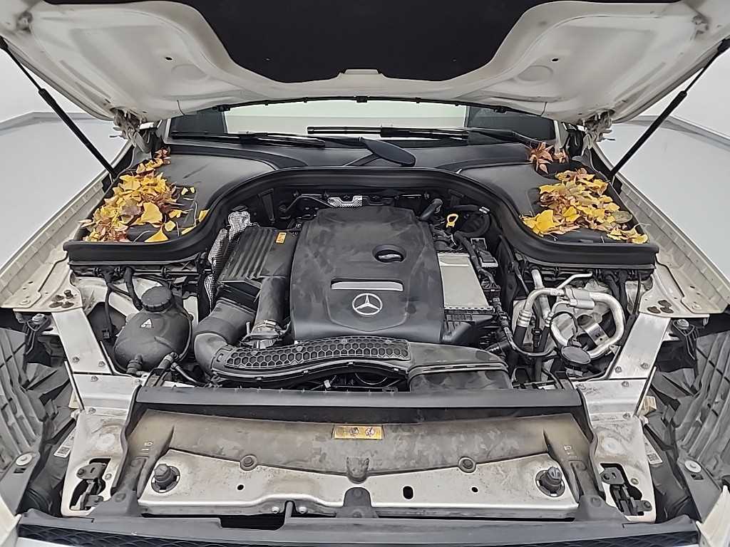 Mercedes Benz GLC Class - Vista 5