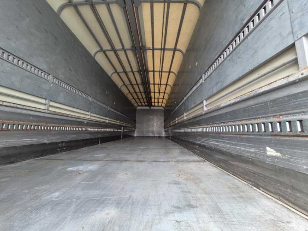 medium and large cargo truck - Vista 6