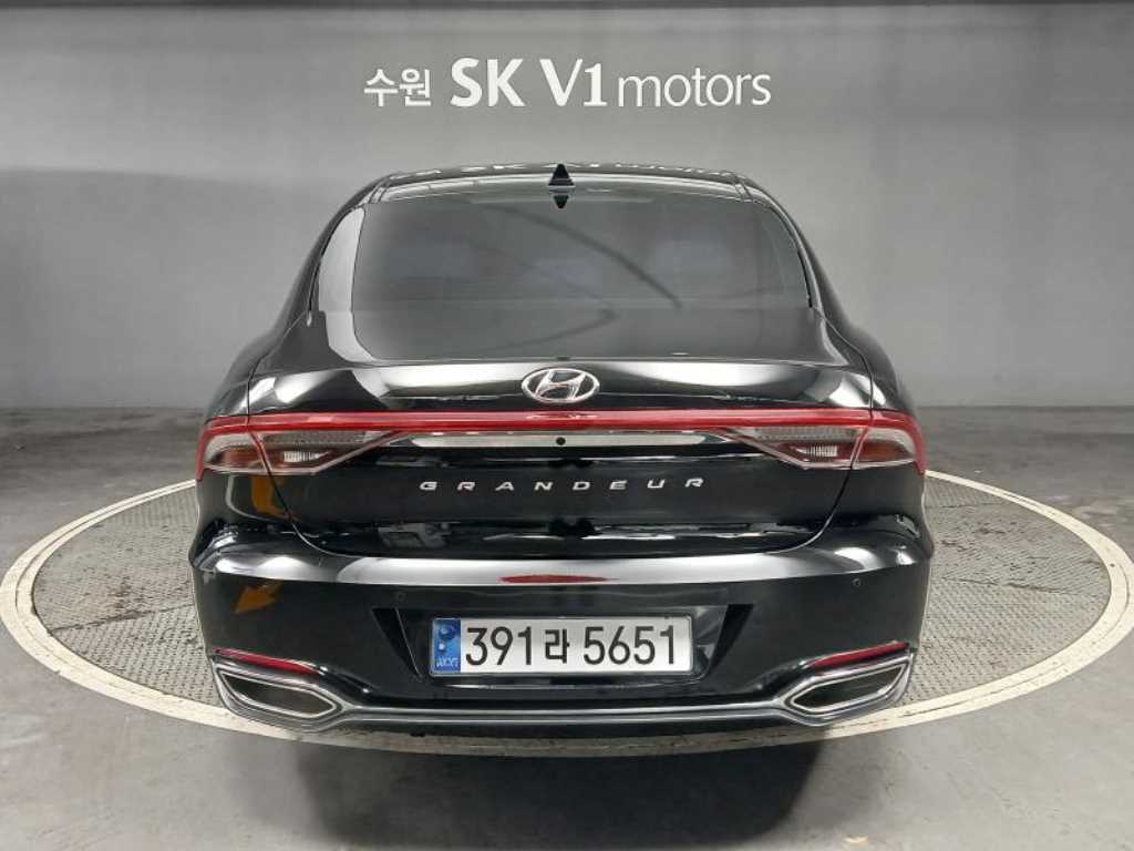 HYUNDAI Grandeur - Vista 5