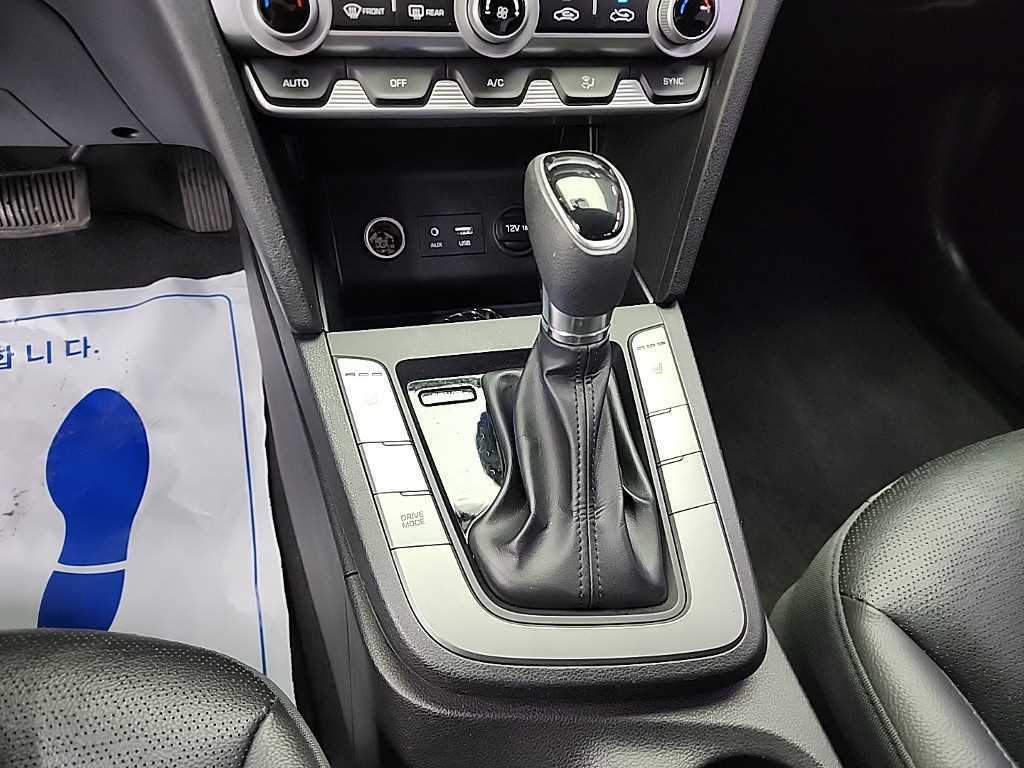 HYUNDAI Avante - Vista 8