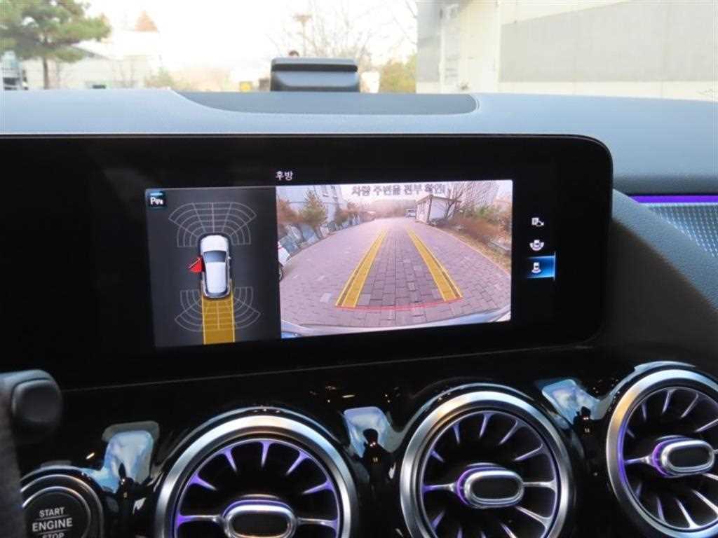 Mercedes Benz GLA Class - Vista 9