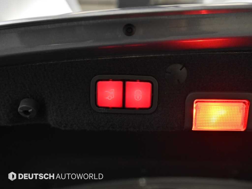 Mercedes Benz C Class 2016 Gris - Importación desde Corea - HF Imports Iquique - Foto 20