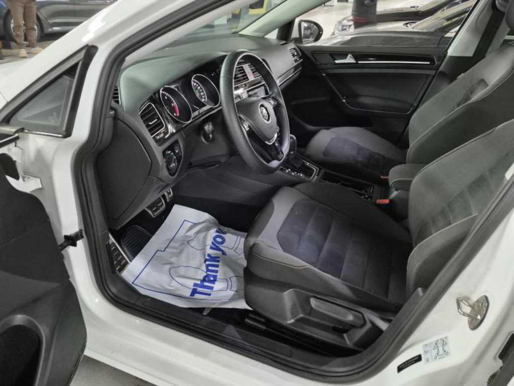 Volkswagen Golf - Vista 8