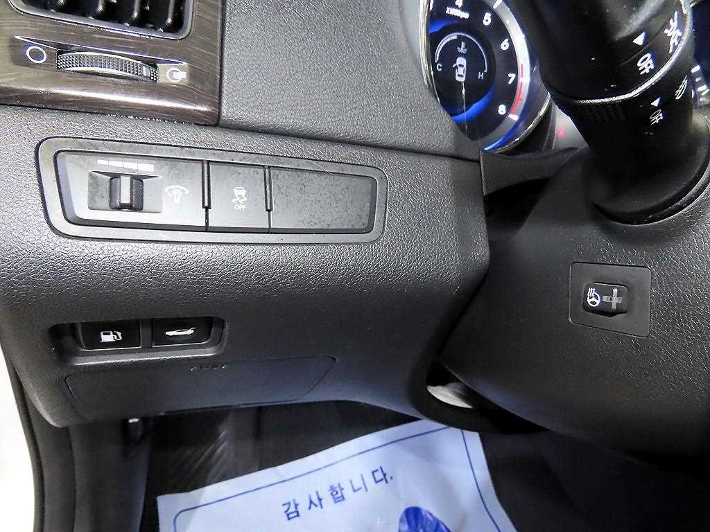 HYUNDAI Sonata - Vista 12