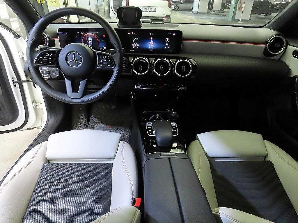 Mercedes Benz A Class - Vista 10