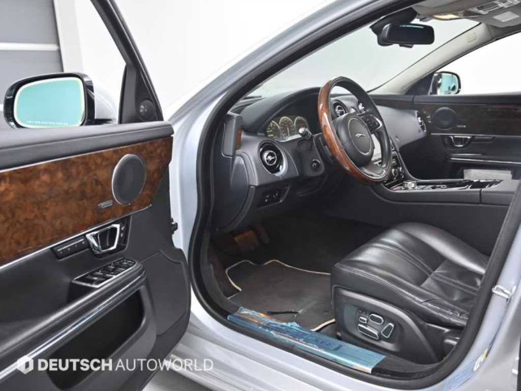 Jaguar XJ - Vista 11